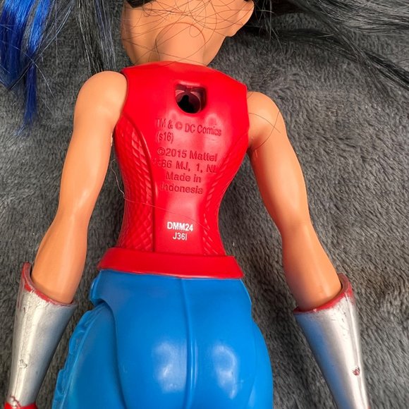 Mattel DC Super Hero Girls Wonder Woman Doll Action Figure 2015 with Headband - Picture 10 of 10
